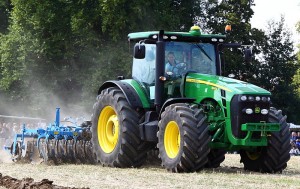 800px-John_Deere_8345_R