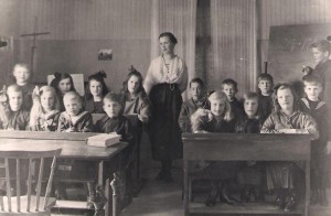 John o Annas friskola Dec 22- flyttade sen till Dalskogen, Lindesberg nyår -22. John sjuk.